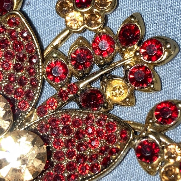 Vintage AvonFloral Brooch with Red and Gold Accents - Picture 3 of 5
